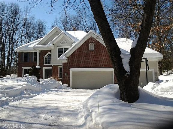 2nd image of 6471 Whitney Woods