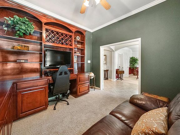 5th image of 319 Fairwood Springs Ln