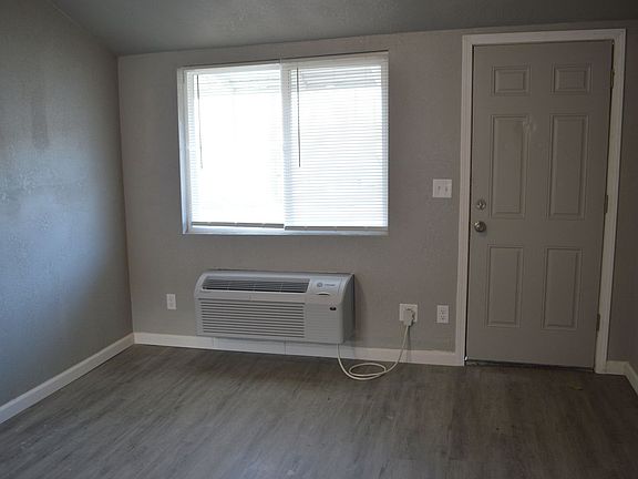 3rd image of 1048 S Wisconsin Ave #0