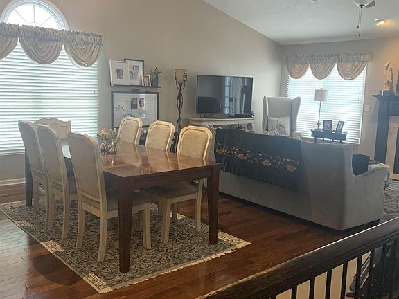 4th image of 1918 W Courtside Dr