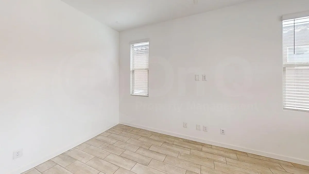 4 bed, 3.0 bath, 2546 sqft, $2,599 — Photo 3