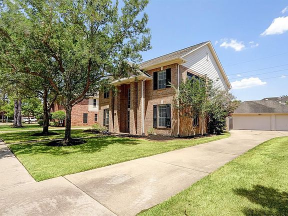 2nd image of 20419 Autumn Terrace Ln