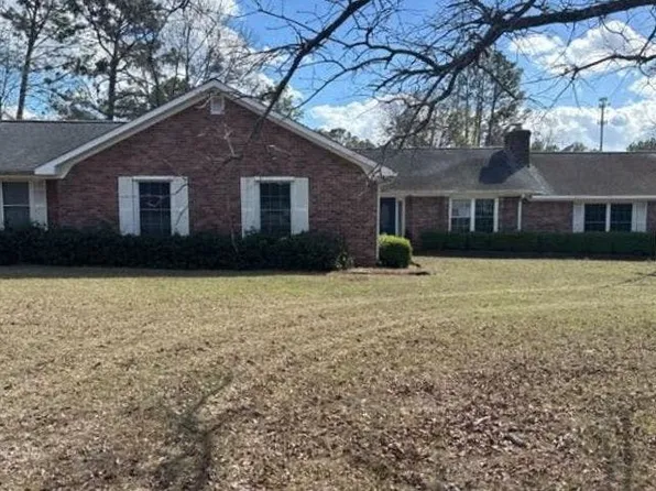 609 Honeysuckle Ln, Statesboro, GA 30458