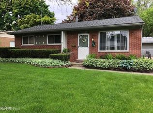 11705 Riverside Dr, Plymouth, MI 48170