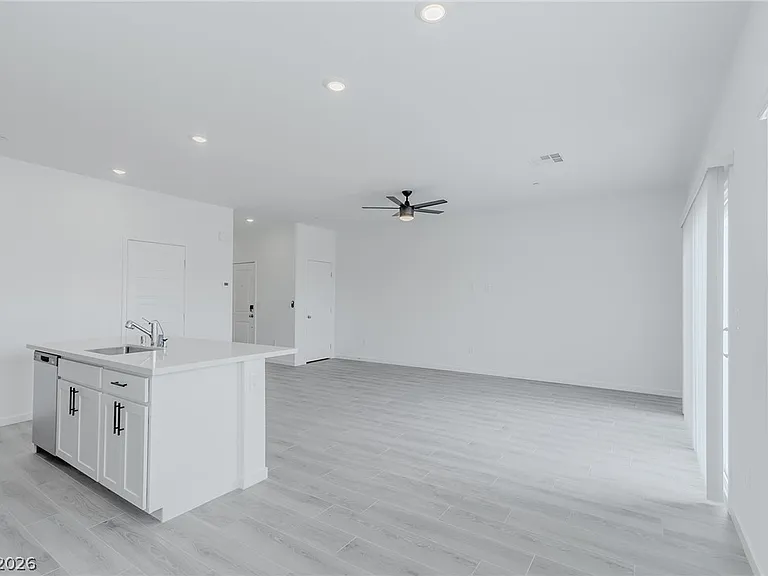 3380 Sunlight Grove Ln — Photo 9