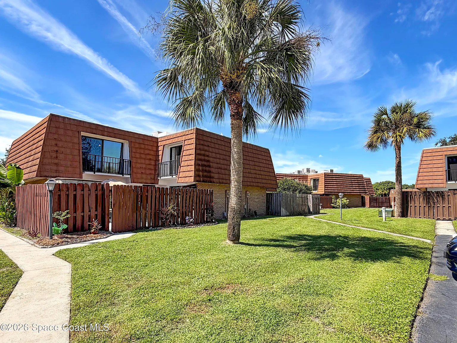 2 bed, 1.5 bath, 1236 sqft, $1,650 — Photo 2
