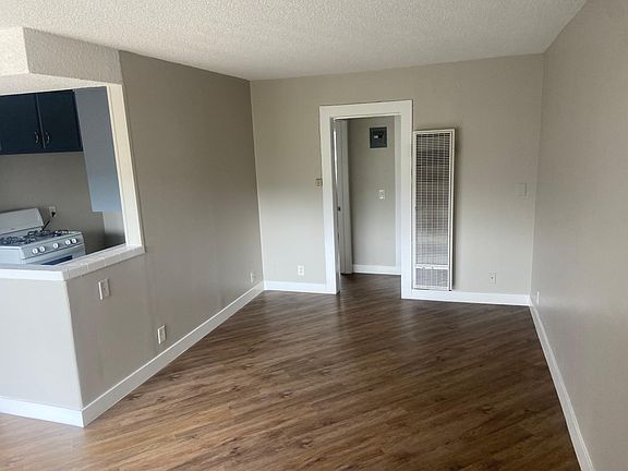 5th image of 1635 N Hobart Blvd APT 5