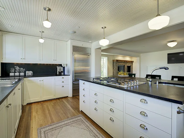 1645 Rambling Ln — Photo 18