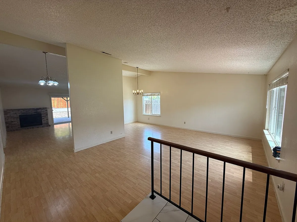 Building Photo - 2506 Marquette Ct