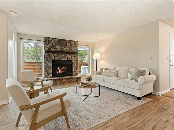 3rd image of 3026 Escolar Rd