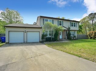 35 Lark Ln, Brick, NJ 08724