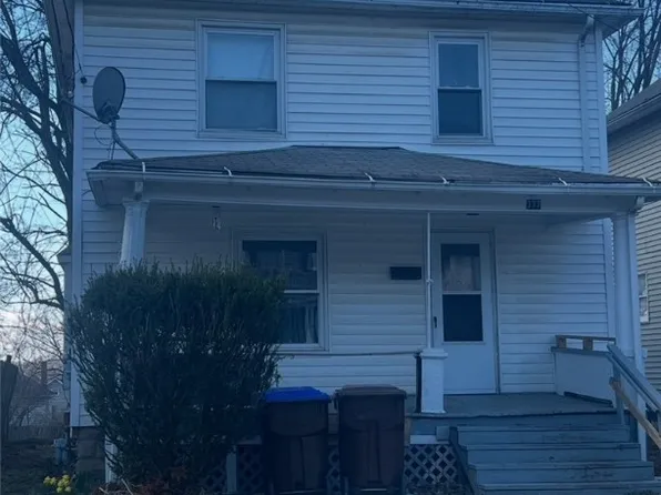 377 Jefferson Ave, Sharon, PA 16146