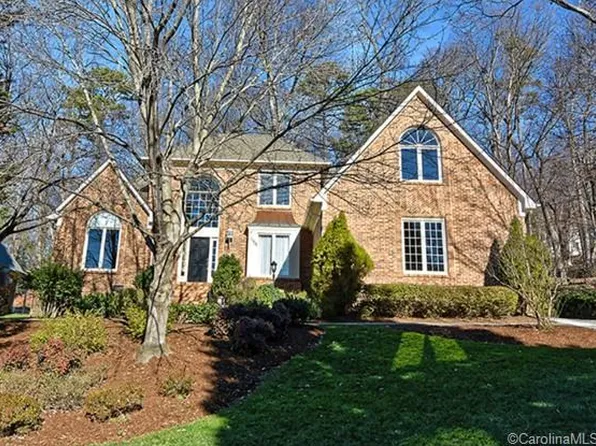 3711 Surry Ridge Ct, Charlotte, NC 28210