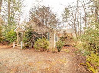 172 Moffitt Rd, Horse Shoe, NC 28742