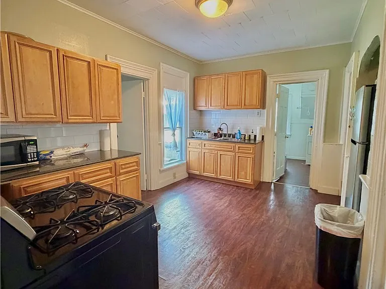 124 Normal Ave #1 — Photo 2