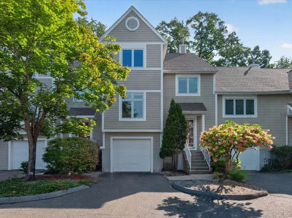 7 Essex Ct #1, Avon, CT 06001
