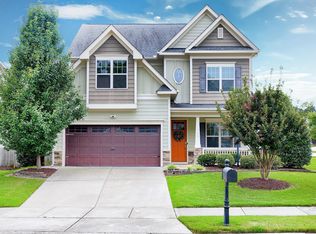 719 Shoals Lake Dr, Fuquay Varina, NC 27526