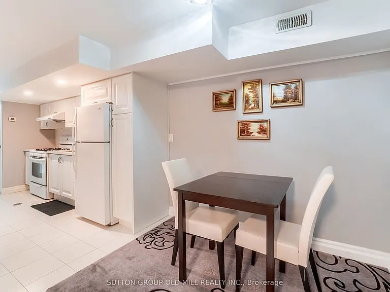 3606 Twinmaple Dr — Photo 8