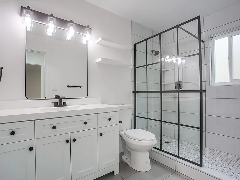BMB - 265-267 Cedar — Photo 8