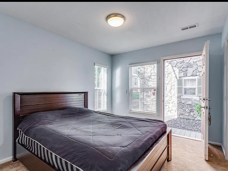 11963 Bolton Dr — Photo 10
