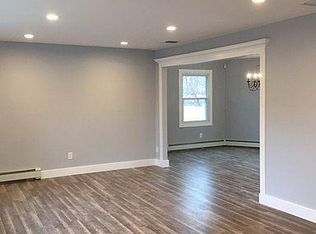 29 Merrick Rd, Shirley, NY 11967