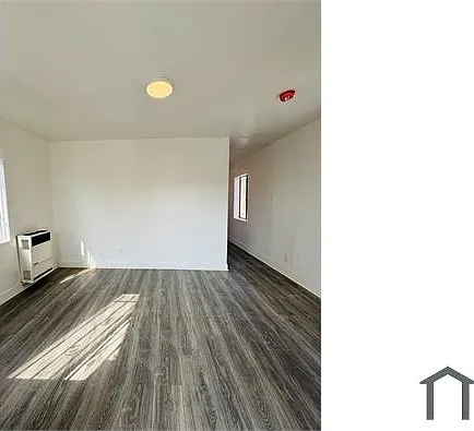 2 bed, 570 sqft, $2,400 — Photo 3
