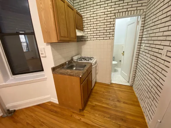 79 Sullivan Street image 6 of 7