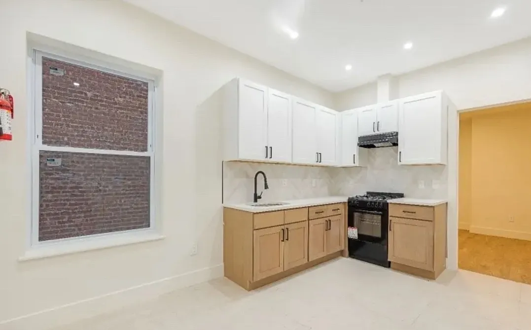 2 bed, $2,075 — Photo 2