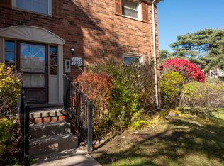 6222 Pepper Hill St, West Bloomfield, MI 48322