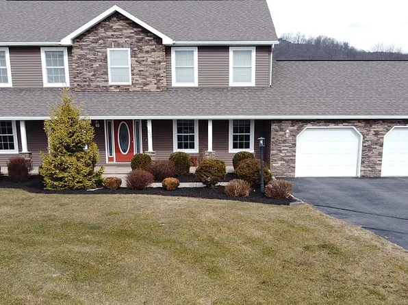 215 Slow Hand Dr, Hughesville, PA 17737