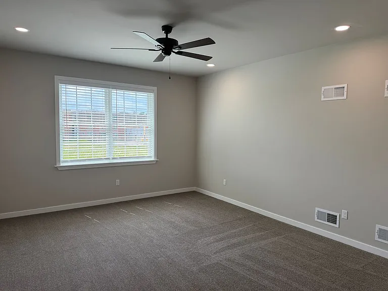 520 S Pine St — Photo 9