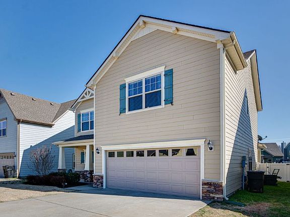 3rd image of 5813 Enclave Dr