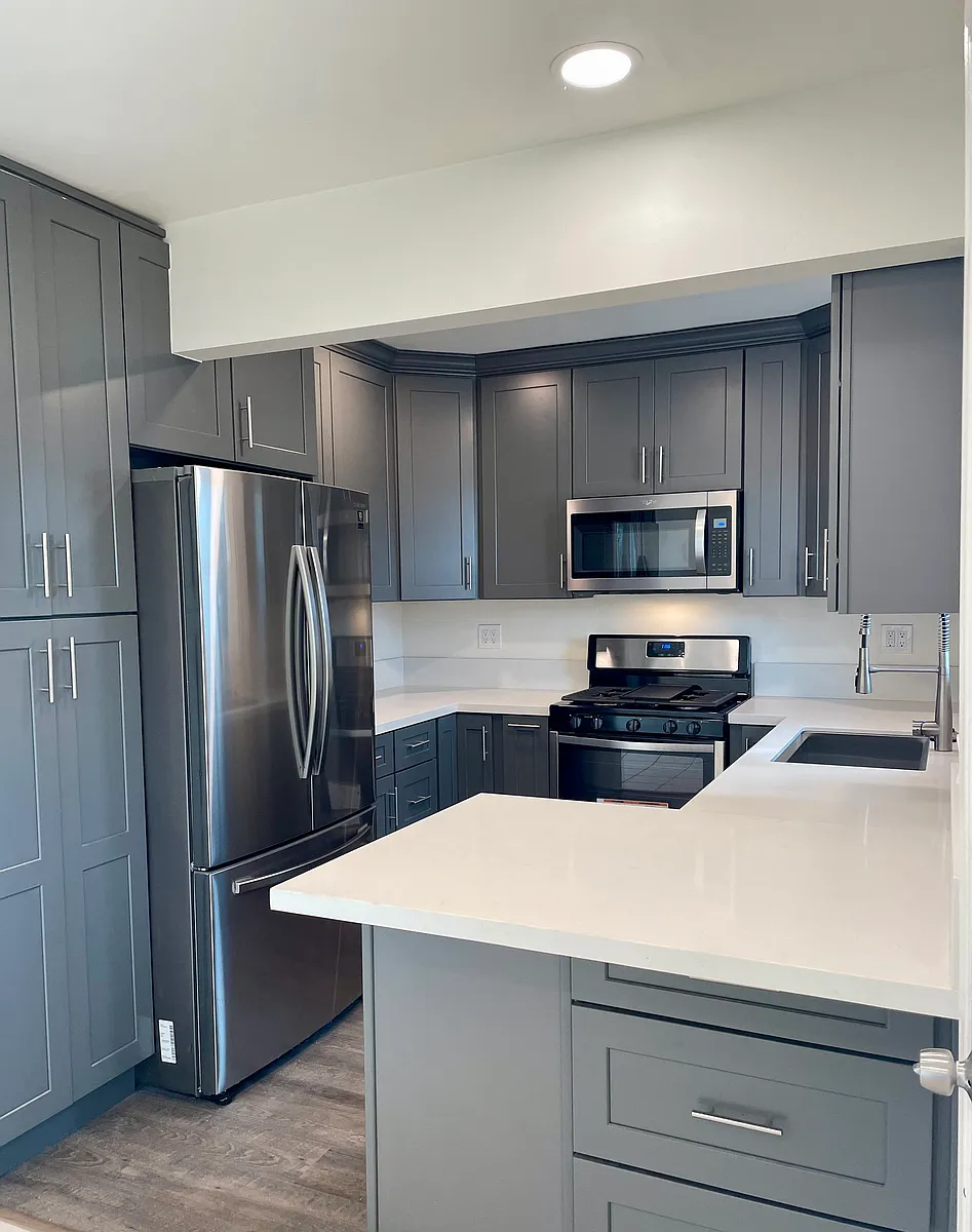 Lots of storage space! - 610 N Horne St #A