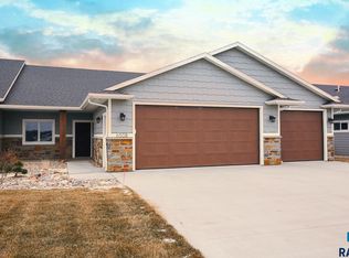 6508 E Twin Pines Dr, Sioux Falls, SD 57110