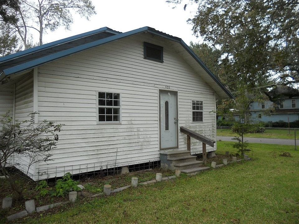 1st image of 403 S Lake Arthur Ave