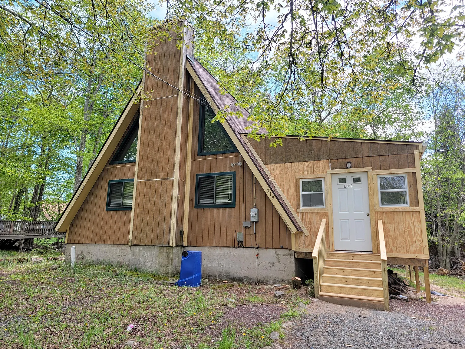 5668 Pembrook Dr photo 1