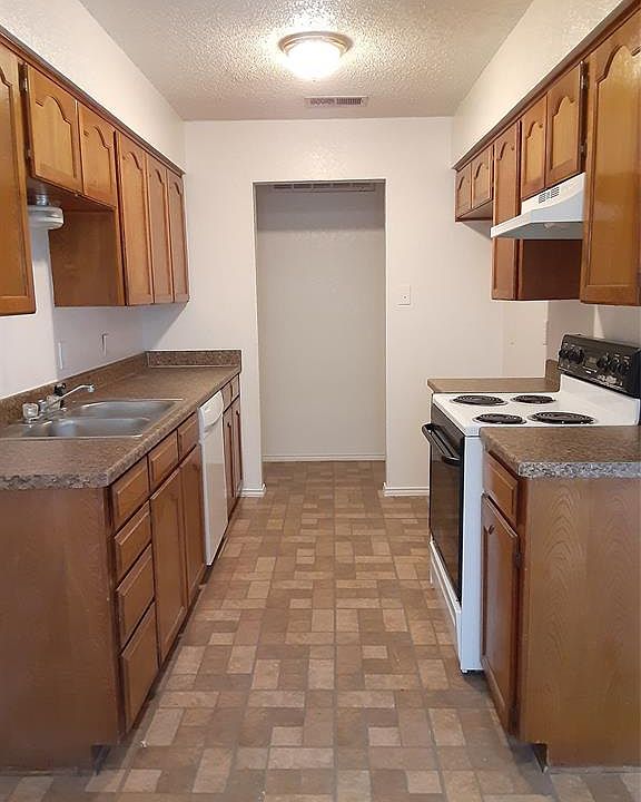 1st image of 6400 Landview Dr