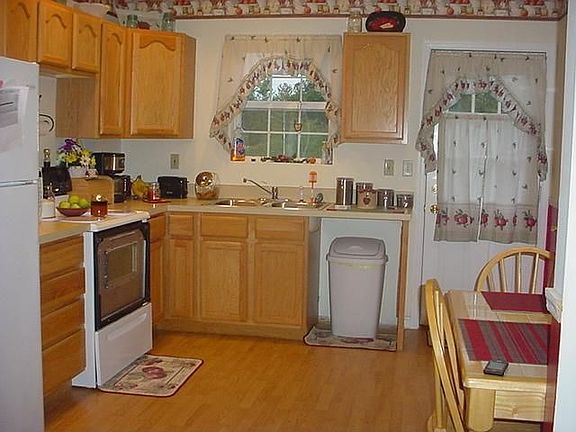 4th image of 12 Alex Ln