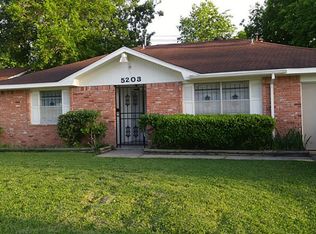 5203 Heathercrest St, Houston, TX 77045