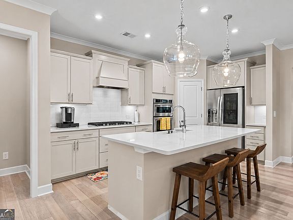 2nd image of 346 Elkins Pl