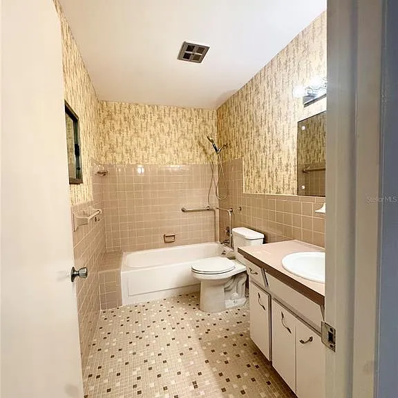 2402 Ecuadorian Way #40 — Photo 22