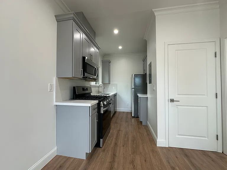 1076 W Knickerbocker Dr — Photo 9