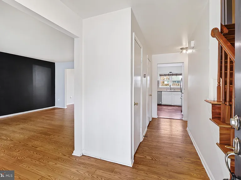 15957 Alameda Dr — Photo 4