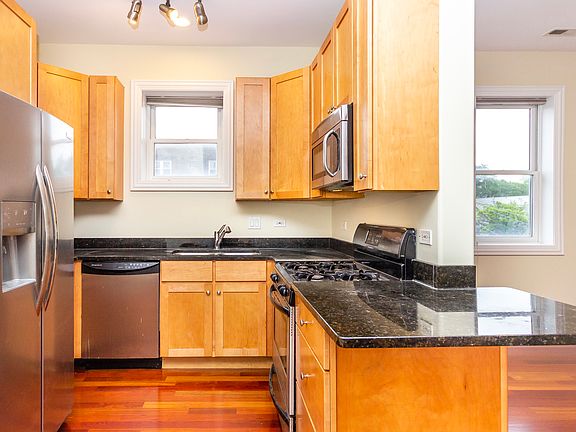 4th image of 2045 N Kedzie Ave APT D2