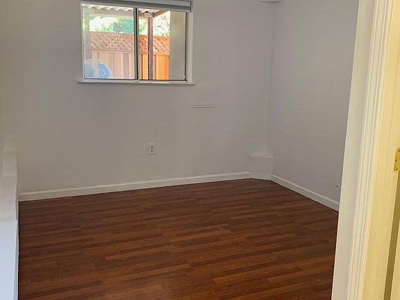 4th image of 115 N Murphy Ave #5