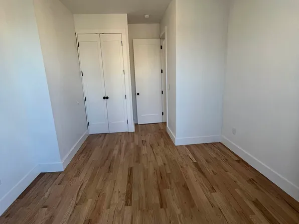 1035 Halsey Street image 13 of 15