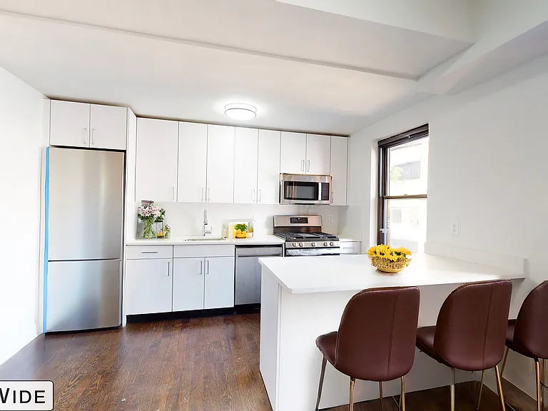 157 E 57th St #18D — Photo 3