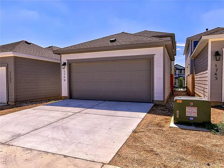 1749 Yaupon Grove Ln — Photo 6