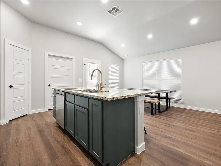 2140 Kokomo Ave — Photo 30