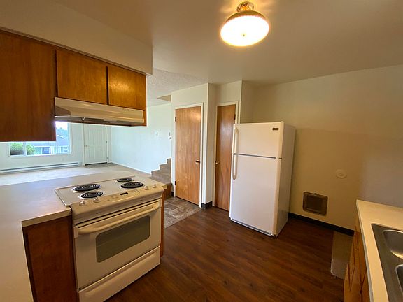5th image of 1813.5 Harris St
